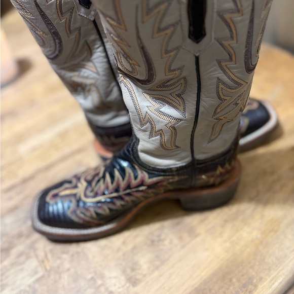Lucchese Black and Tan Western Boots - Picture 4 of 7
